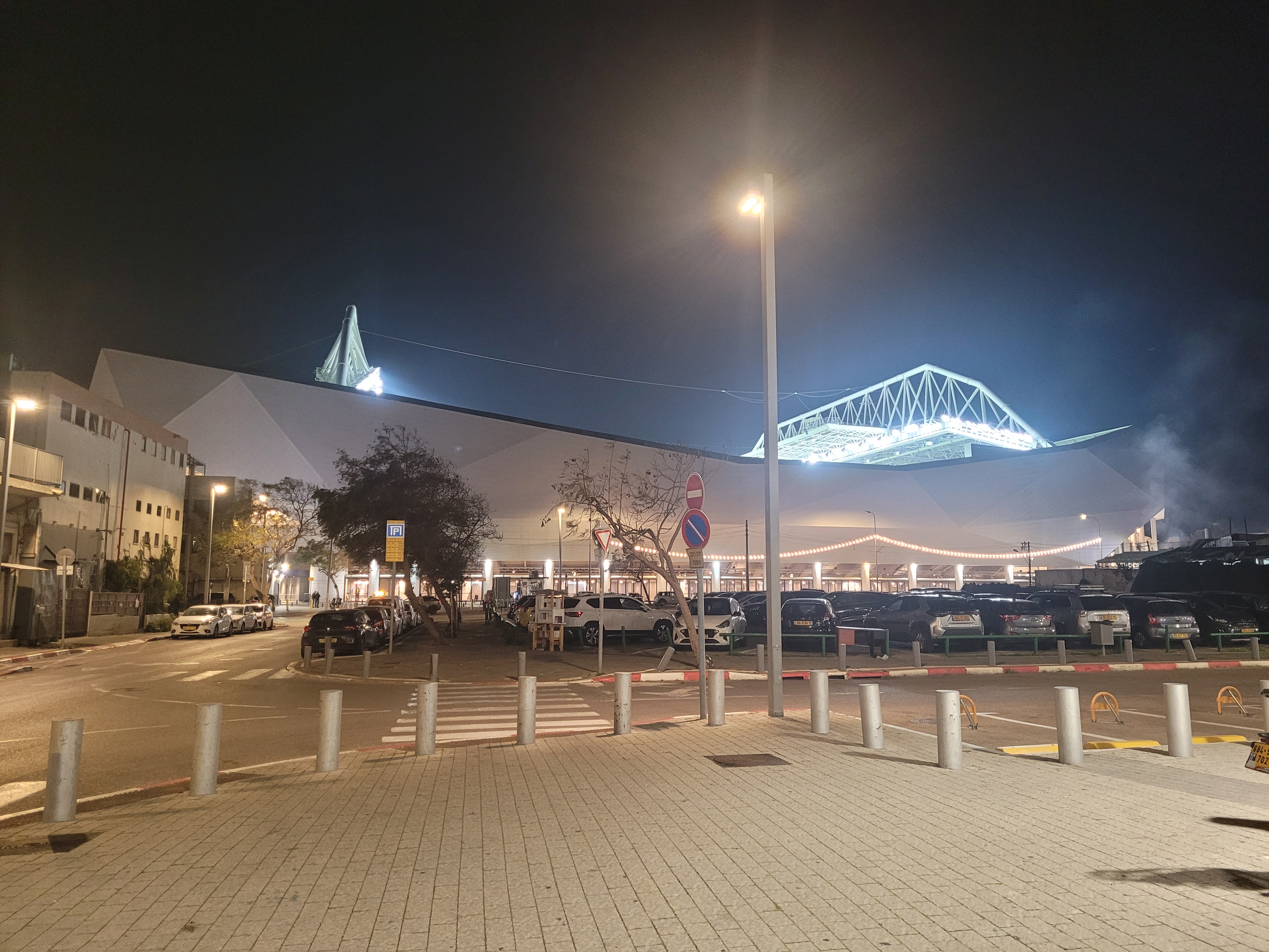 Bloomfield Stadium van buiten